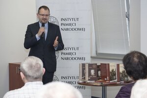 Spotkanie poprowadził dr hab. Robert Klementowski – naczelnik OBEP IPN we Wrocławiu