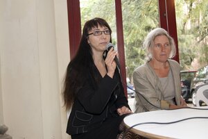 Konferencja prasowa: Ewa Chabros, IPN Wrocław - pomysłodawczyni wystawy oraz Ewa Ciepielewska – autorka obrazów