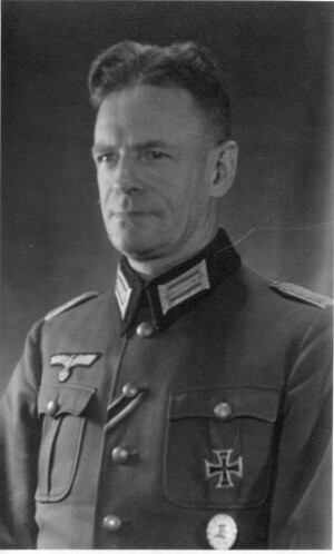  mjr dr Juliusz Christiansen, szef Abwehrkommando 304 w Wilnie, główny rozgrywający strony niemieckiej, prowadził między innymi zwerbowanego agenta rtm. Wacława Giecewicza „Montera