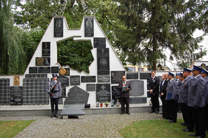 Sanktuarium Golgoty Wschodu przy ulicy Wittiga 10 – uczczenie pamięci pomordowanych policjantów