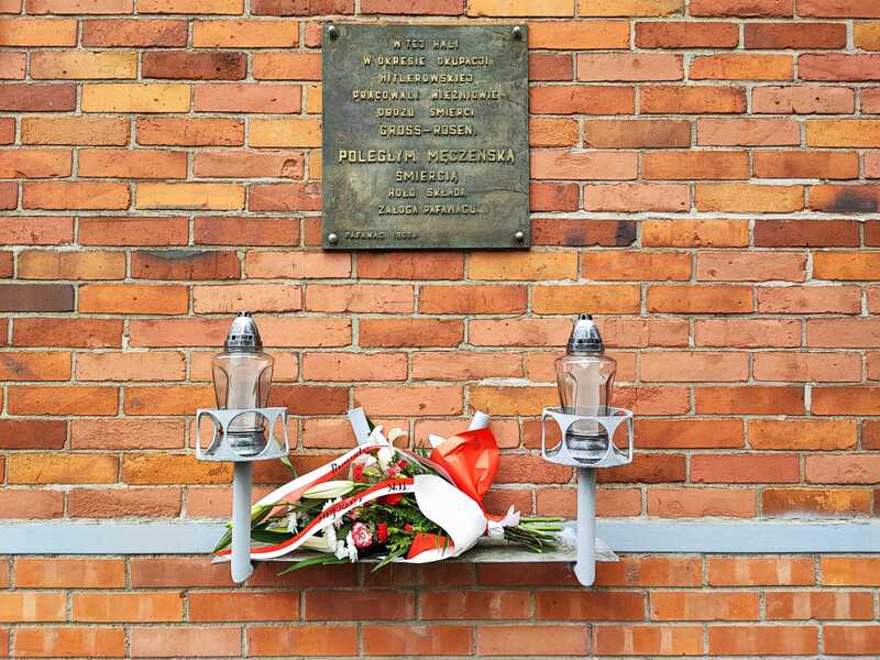 Tablica na terenie dawnego Pafawagu, gdzie mieścił się obóz AL Breslau II. Fot. Kamilla Jasińska / IPN Wrocław