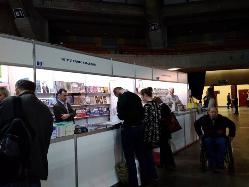 Stoisko IPN podczas 26. Wrocławskich Targów Dobrych Książek