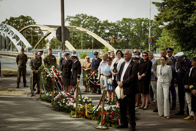 Uroczytość przy Pomniku Pracowników Odrzańskiej Drogi Wodnej, 30 czerwca 2024 roku. Fot. Michał Karczmarek