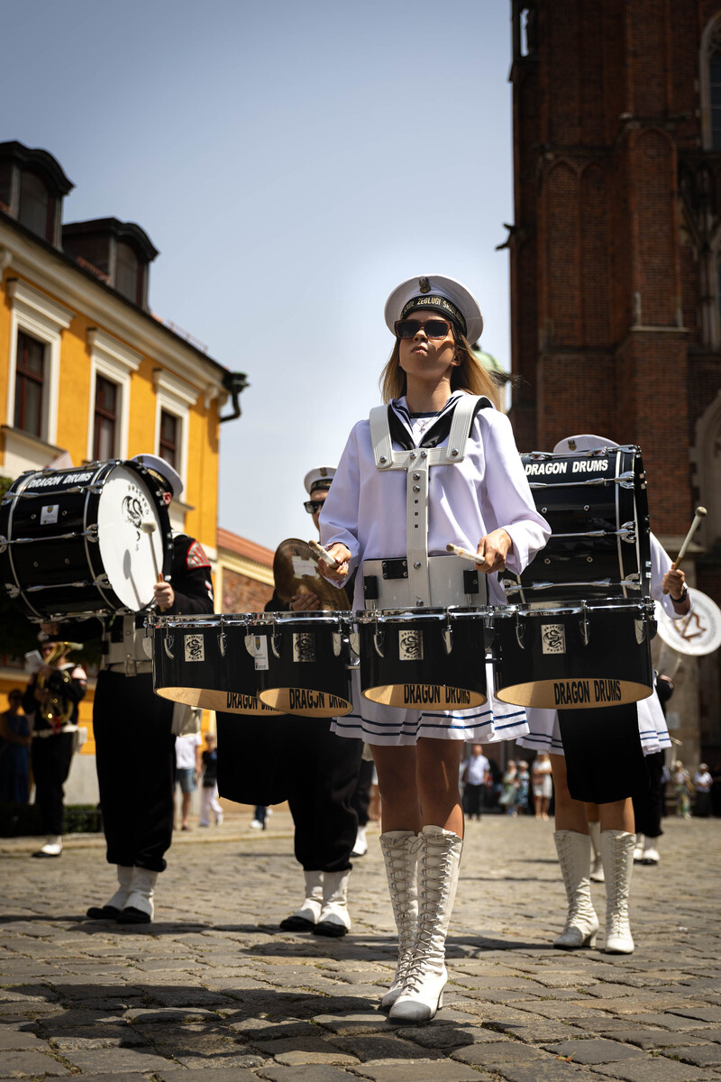 Pokaz musztry paradnej na Ostrowie Tumskim. Fot. Agata Ligęcka / IPN Wrocław