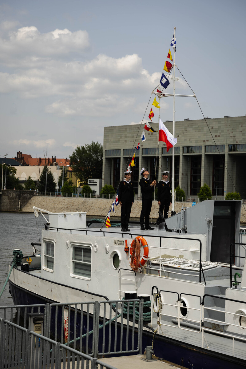 Uroczystości na bulwarze Kaczyńskich. Fot. Agata Ligęcka / IPN Wrocław