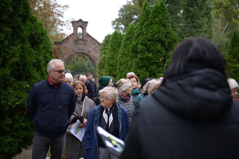 Spacer po cmentarzu św. Wawrzyńca 5.10.2024, fot. Mateusz Jasiński (17)