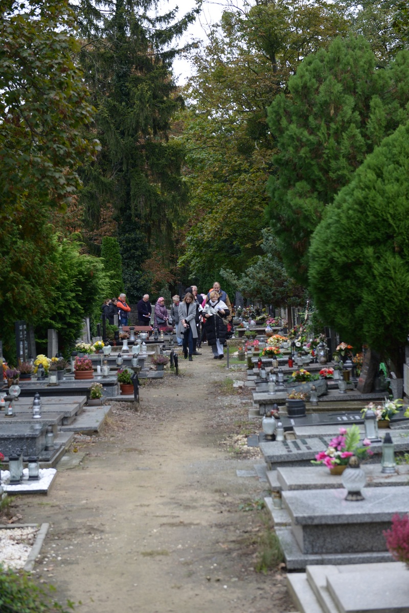 Spacer po cmentarzu św. Wawrzyńca 5.10.2024, fot. Mateusz Jasiński (21)