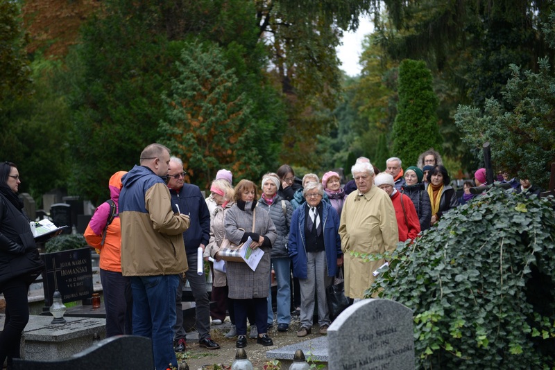 Spacer po cmentarzu św. Wawrzyńca 5.10.2024, fot. Mateusz Jasiński (22)