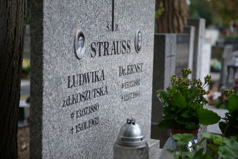 Spacer po cmentarzu św. Wawrzyńca 5.10.2024, fot. Mateusz Jasiński (31)