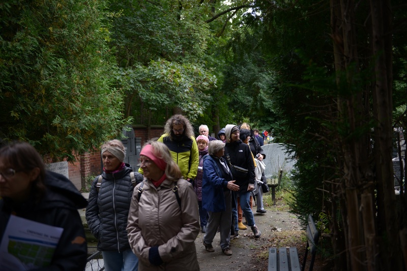 Spacer po cmentarzu św. Wawrzyńca 5.10.2024, fot. Mateusz Jasiński (33)
