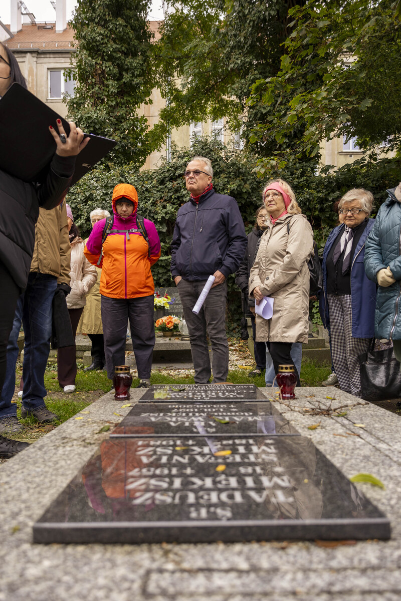 Spacer po cmentarzu św. Wawrzyńca 5.10.2024, fot. Agata Ligęcka (11)