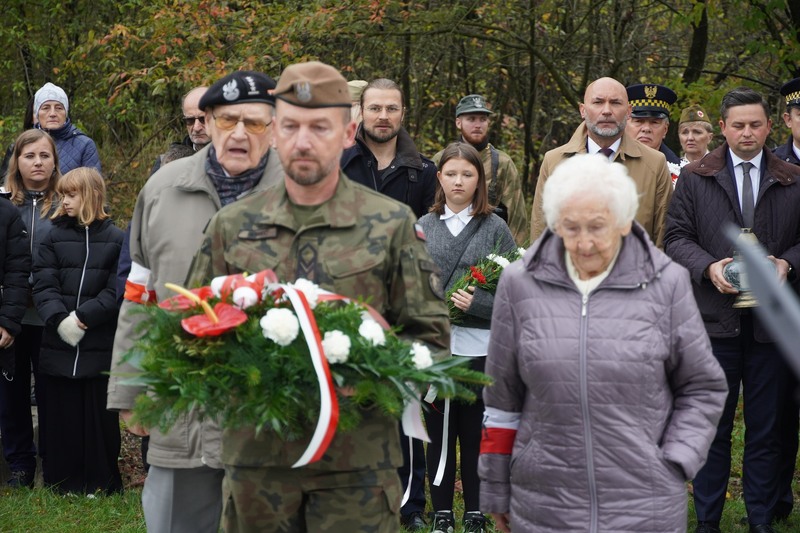 Łambinowice, uroczystość przy pomniku 6.10.2024, fot. Denis Olejak / IPN Opole