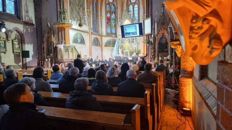 Koncert w Łambinowicach, 6.10.2024, fot. Iwona Wawrzkowicz / IPN Wrocław