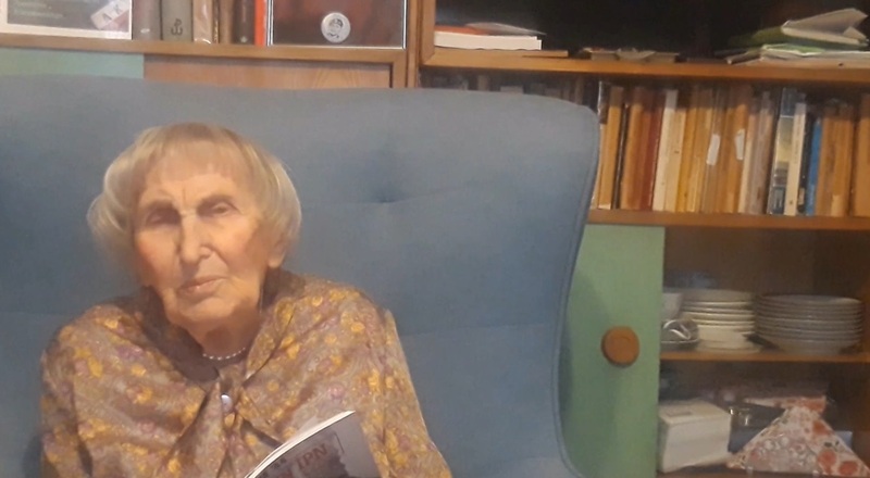 Screen filmu z pozdrowieniami od bohaterki filmu „Ucieczka”, Barbary Gancarczyk. Fot. Maciej Parysek / IPN Wrocław