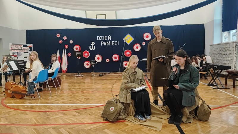 Dzień Pamięci w szkole na Sępolnie. Fot. Agata Ligęcka / IPN Wrocław