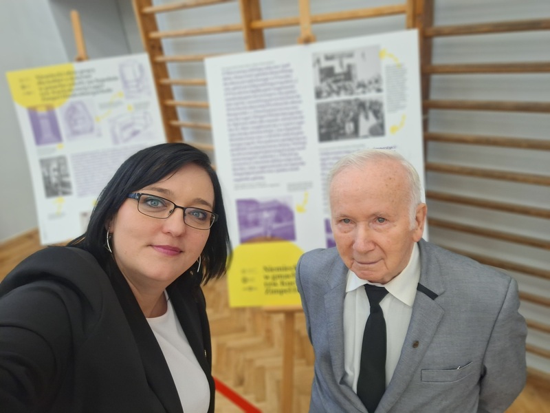 Dyrektor KaZygmunt Pacych i Kamilla Jasińska, autorka plansz edukacyjnych prezentowanych podczas Dnia Pamięci. Fot. Kamilla Jasińska / IPN Wrocław