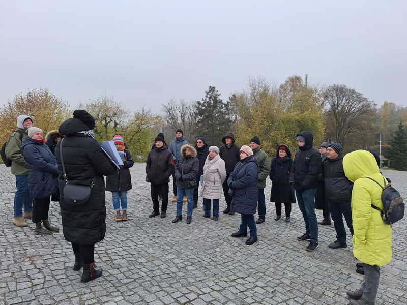 Spacer po Cmentarzu Żołnierzy Polskich, 10.11.2024. Fot. Joanna Mierzwiak