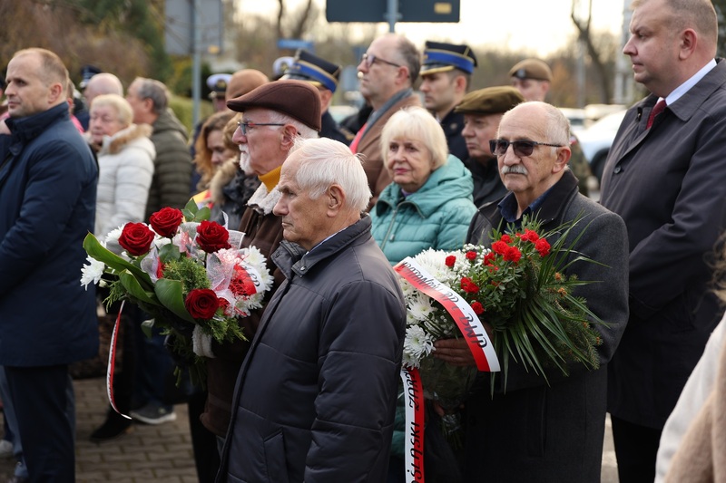 Goście zebrani na uroczystym odsłonięciu pomnika. Fot. Maciej Parysek / IPN Wrocław