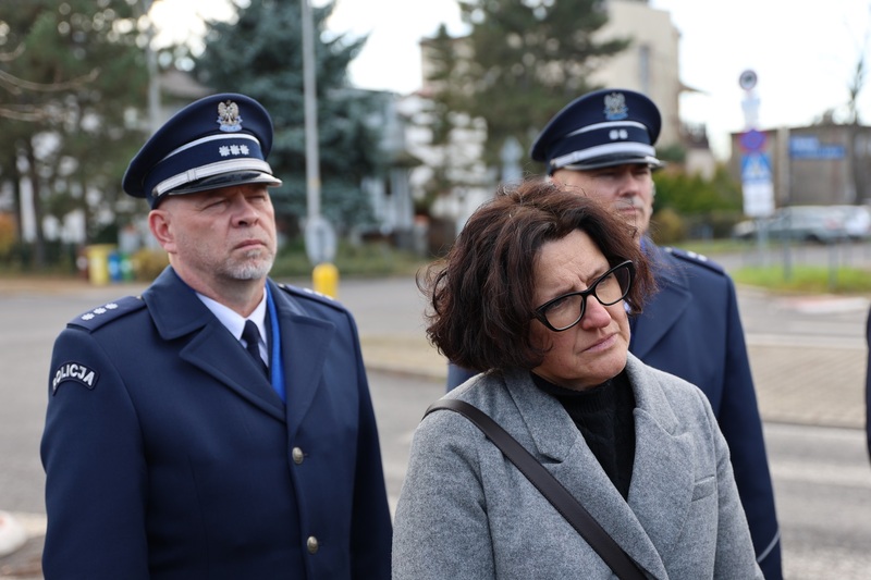 Goście zebrani na uroczystym odsłonięciu pomnika. Fot. Maciej Parysek / IPN Wrocław