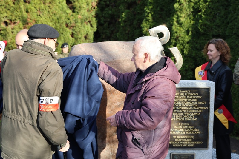 Odsłonięcie pomnika cywilnej ludności powstańczej Warszawy. Fot. Maciej Parysek / IPN Wrocław