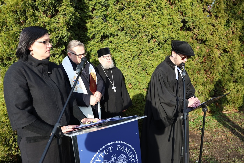 Poświęcenie pomnik i i modlitwa za zmarłych. Fot. Maciej Parysek / IPN Wrocław