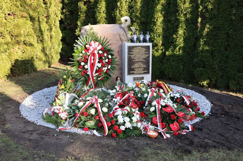 Nowy pomnik na Rakowcu. Fot. Maciej Parysek / IPN Wrocław