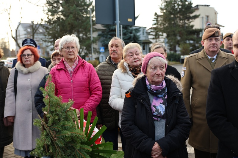Goście zebrani na uroczystym odsłonięciu pomnika. Fot. Maciej Parysek / IPN Wrocław