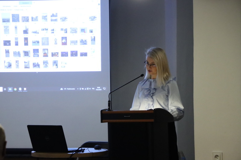 Prowadząca uroczystość Renata Paluch. Fot. Marcin Kaźmierski, Muzeum Gross-Rosen