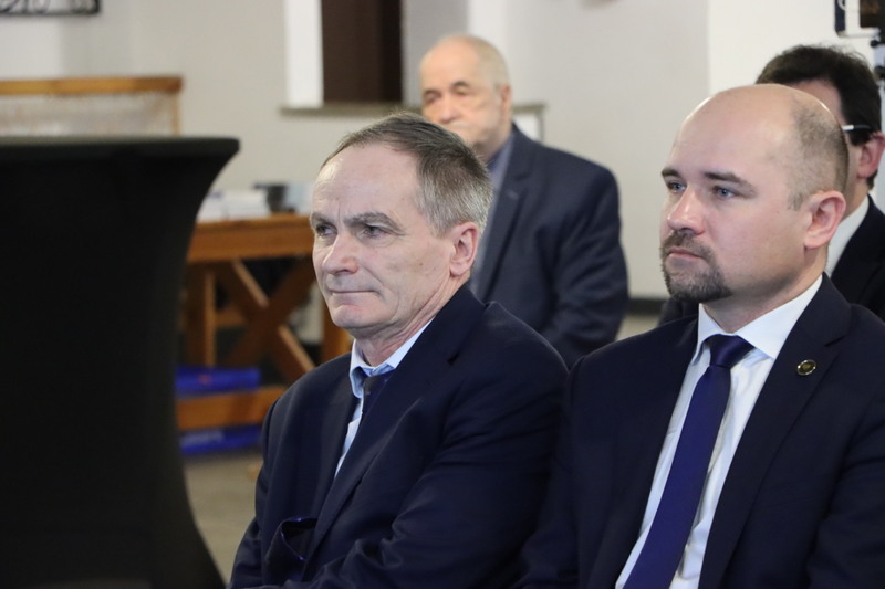 Od lewej: konsul Martin Kremer i dr hab. Kamil Dworaczek. Fot. Marcin Kaźmierski, Muzeum Gross-Rosen