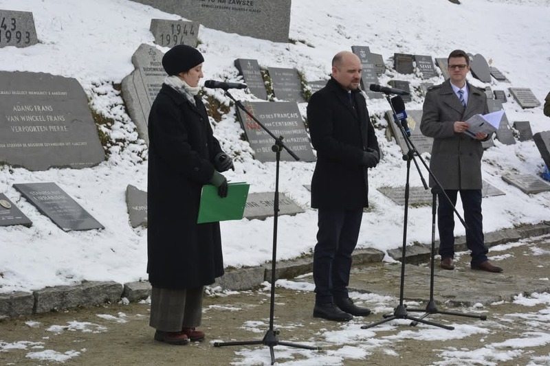 Przemawia dr hab. Kamil Dworaczek. Fot. za FB Gmina Strzegom