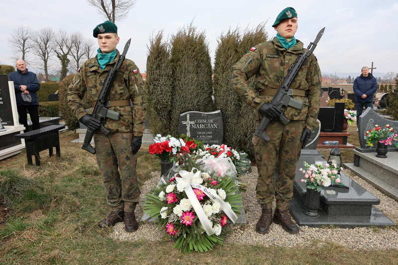 Projekt Ocalamy. Uroczystość przy grobie weterana walk o wolność i niepodległość Polski Czesława Marcjana - Budzów, 25 lutego 2025/ fot. M.Parysek IPN Wrocław