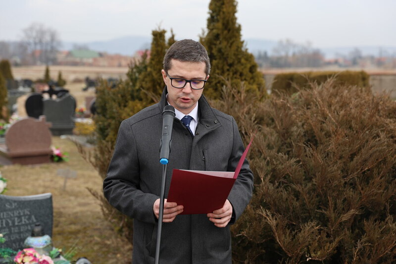 Projekt Ocalamy. Uroczystość przy grobie weterana walk o wolność i niepodległość Polski Czesława Marcjana - Budzów, 25 lutego 2025/ fot. M.Parysek IPN Wrocław