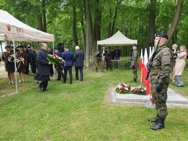 W tej miejscowości żywa jest pamięć o „cassińczykach”, szczególnie tych, którzy mogą mieć w Polsce tylko symboliczne groby, Jurków - 11 maja 2025
