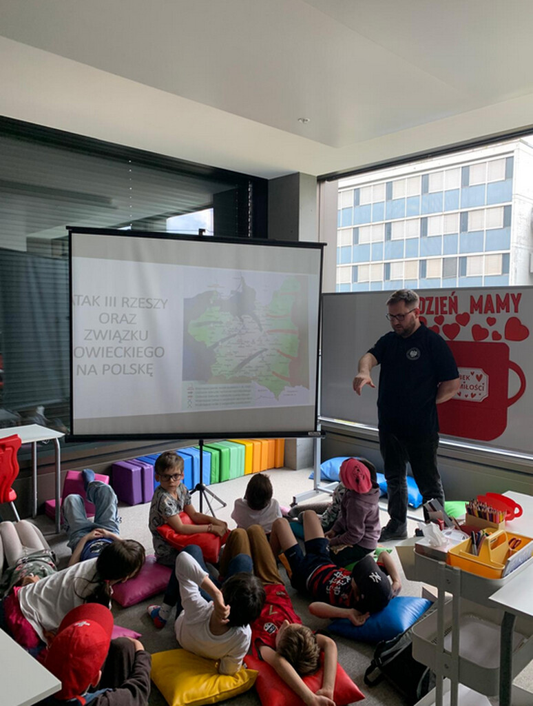 Genewa3, fot. Szkoła Polska im. Wacława Micuty przy Stałym Przedstawicielstwie RP przy Biurze NZ w Genewie