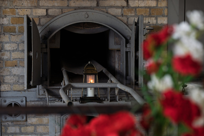 Finaliści XI edycji ogólnopolskiego konkursu recytatorskiego „W kręgu poezji i prozy lagrowej więźniarek KL Ravensbrück stanęli na ziemi Muzeum Miejsca Pamięci i Przestrogi - Ravensbrück, 23 maja 2025/ fot. IPN Katowice Krzysztof Łojko