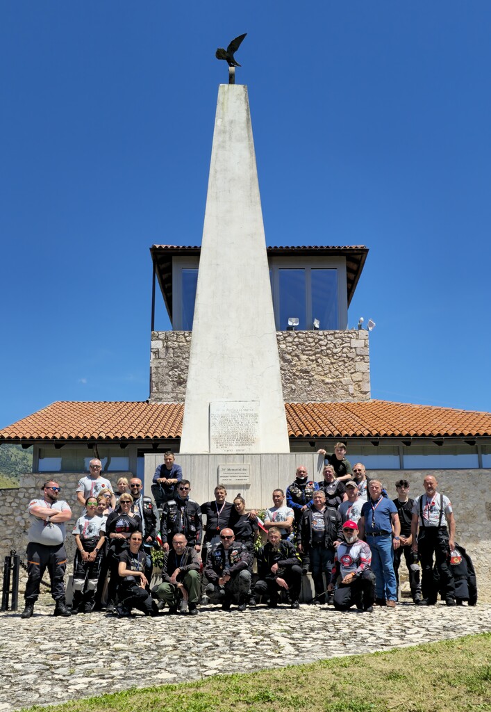 Pomnik Pułku 6 Pancernego „Dzieci lwowskich” w Piedimonte.