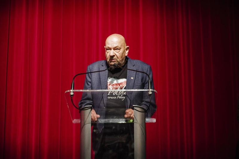 Na zdjęciu przy mównicy JAN FILIPEK, prezes Stowarzyszenia &amp;quot;Niezłomni&amp;quot;