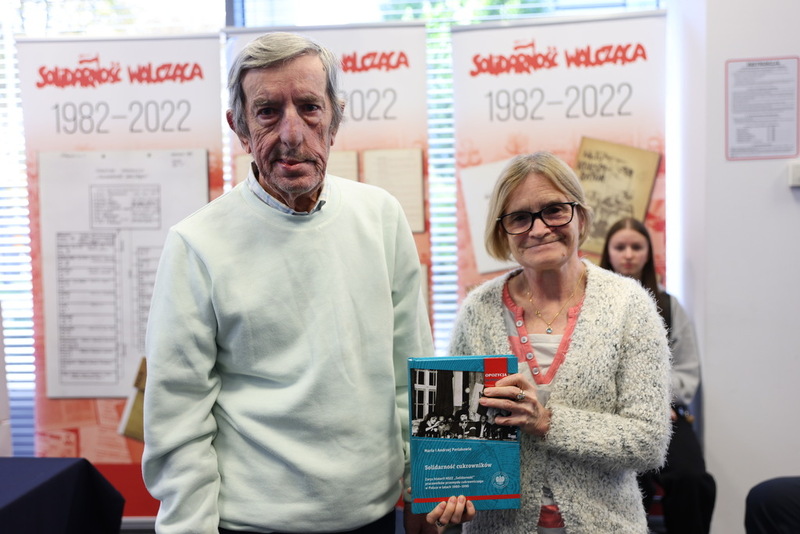 na zdjęciu uczestnicy spotkania z książką