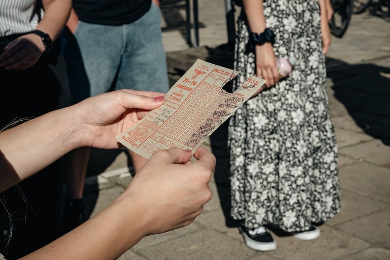Zdjęcie przedstawia fragment wykładu dot. obowiązujących reguł polskich robotnic przymusowych m.in. Ireny Siwickiej.