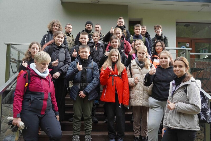 zdjęcie grupowe uczestników rajdu