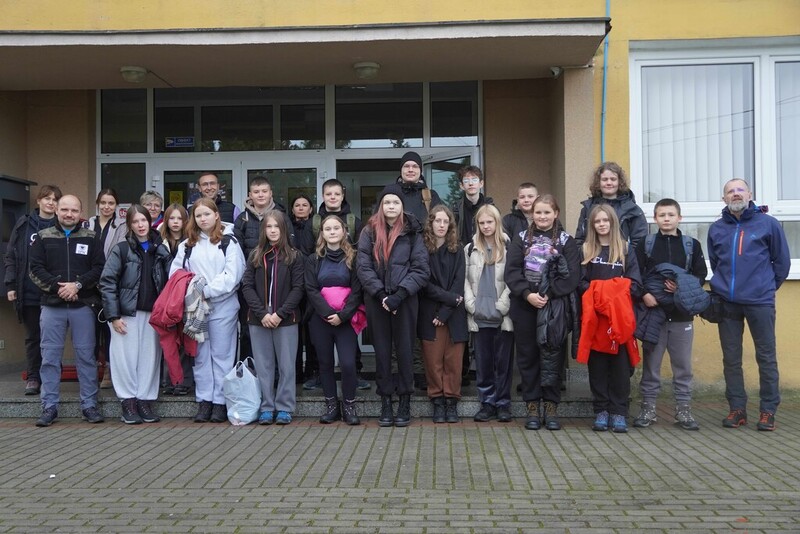 zdjęcie grupowe uczestników rajdu