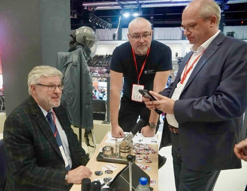 Przez dwa dni wszyscy chętni mogli także własnoręcznie wykonać przypinki i magnesy z wizerunkami misia Wojtka, psa Ciapka i powstańca warszawskiego