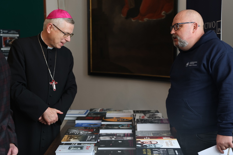 Podczas wydarzenia dostępne było stoisko Księgarnia IPN na Placu Solnym 8/9 z publikacjami wydanymi przez Wydawnictwo IPN.