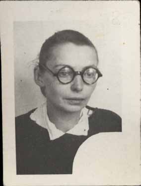 Fotografia Ruty Czaplińskiej wykonana przed wyjściem na wolność, Inowrocław, 1955 r.