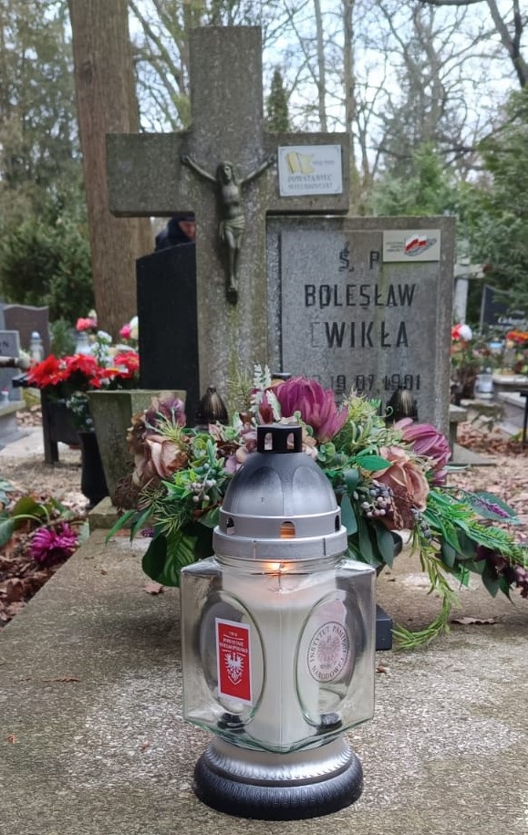 Grób Bolesława Ćwikły, grudzień 2025. Fot. IPN
