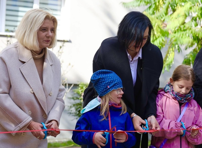 Na zdjęciu moment przecięcia wstęgi