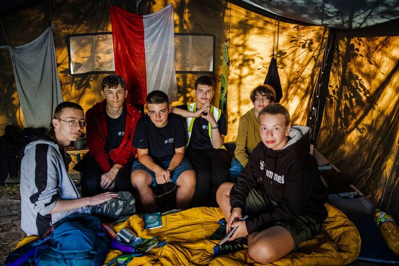 Na zdjęciu grupa uczestników obozu
