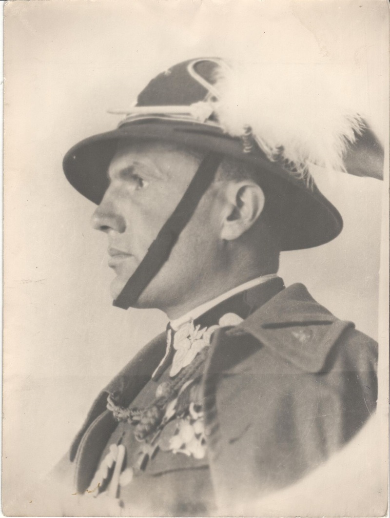 Kpt. Ryszard Małaszkiewicz podczas służby w 4. Pułku Saperów w Przemyślu, po 15 VIII 1937 r. Fot. zbiory rodzinne