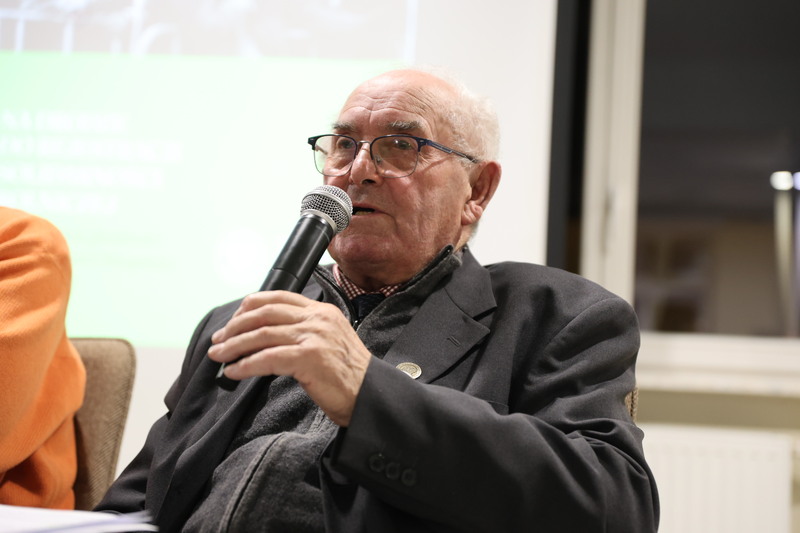 fragment dyskusji, przy mikrofonie jeden z dyskutantów