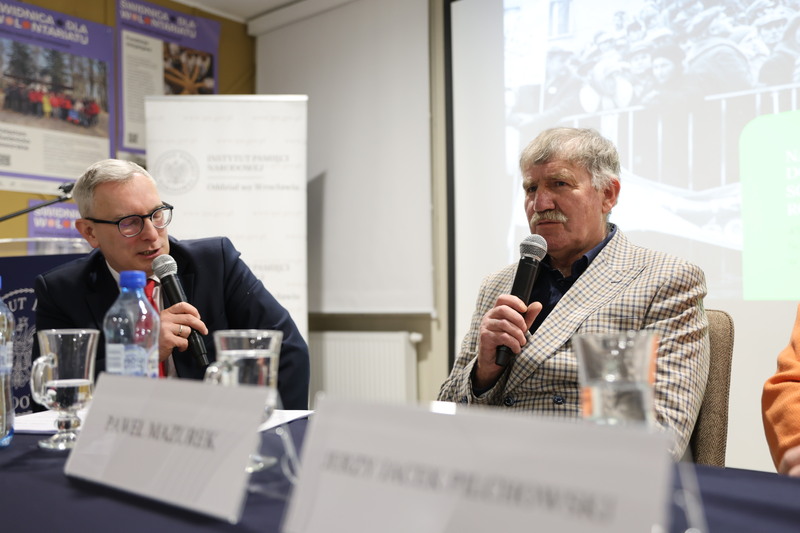 fragment dyskusji, przy mikrofonie jeden z dyskutantów